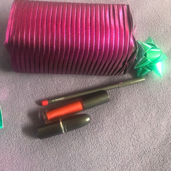 Full size red lips / Mac pretty things set FINAL SALE - Picture 6 of 7